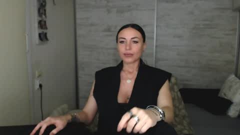 Carla online show from 04-29-26, 01:37