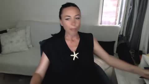 Carla online show from 06-19-26, 01:37
