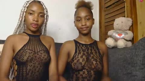 Snapshot of spicy_angels chatting on 11-14-25, 06:17 Quinter Cheeky online show from 11-14-25, 06:17