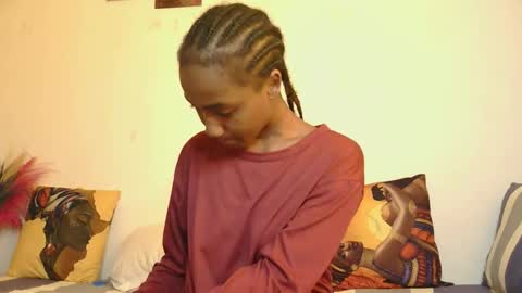 Snapshot of spicy_angels chatting on 11-30-25, 08:07 Quinter Cheeky online show from 11-30-25, 08:07