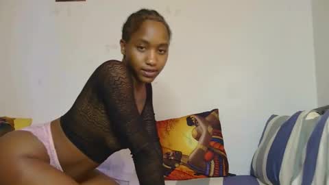 Snapshot of spicy_angels chatting on 12-01-25, 11:15 Quinter Cheeky online show from 12-01-25, 11:15