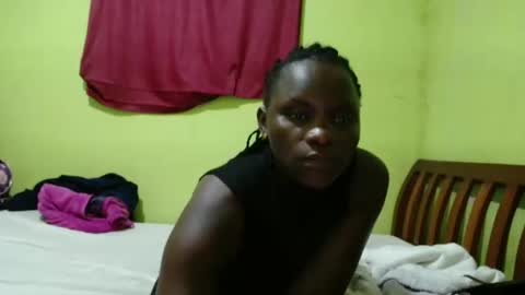 spicy_bella69 online show from 05-16-26, 08:18