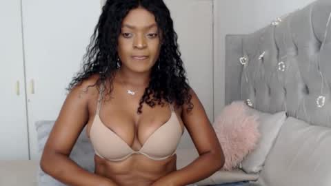 Snapshot of spicyangie chatting on 10-23-25, 04:45 Im Angela online show from 10-23-25, 04:45