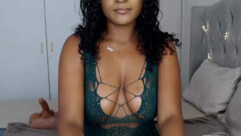 Snapshot of spicyangie chatting on 11-21-25, 04:55 Im Angela online show from 11-21-25, 04:55
