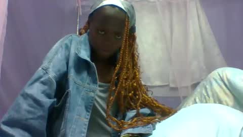 Snapshot of spicyit2 chatting on 10-23-25, 07:23 Ebony Spicy online show from 10-23-25, 07:23