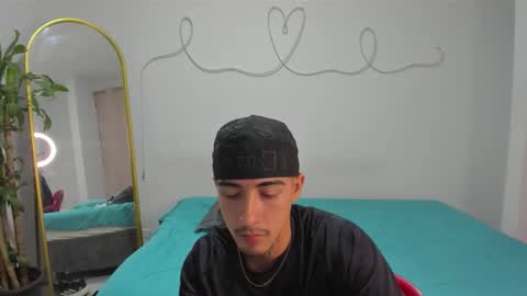 Snapshot of spider_master77 chatting on 01-13-26, 11:43 spider master online show from 01-13-26, 11:43