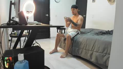Snapshot of spider_master77 chatting on 06-01-26, 01:40 spider master online show from 06-01-26, 01:40