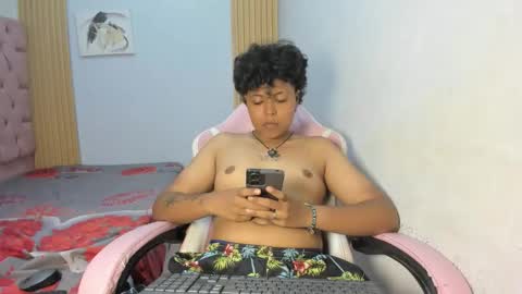 Snapshot of spiderdann_01 chatting on 03-05-26, 02:18 spiderdann_01 online show from 03-05-26, 02:18