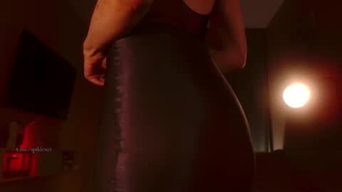 Elizabeth online show from 10-14-25, 05:25