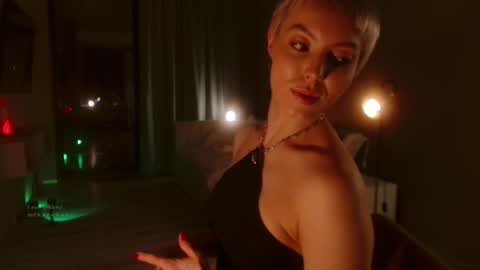 Elizabeth online show from 11-19-25, 05:13