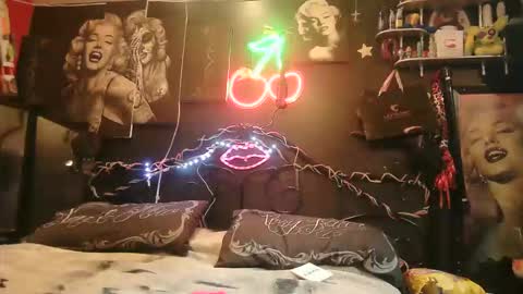 Snapshot of splashh_queen420 chatting on 02-21-26, 03:29 Daddy His Splash Queen online show from 02-21-26, 03:29