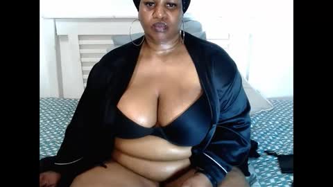 Snapshot of splendidtalitha chatting on 11-06-25, 02:29 SplendidTalitha online show from 11-06-25, 02:29