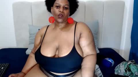 Snapshot of splendidtalitha chatting on 12-19-25, 03:24 SplendidTalitha online show from 12-19-25, 03:24