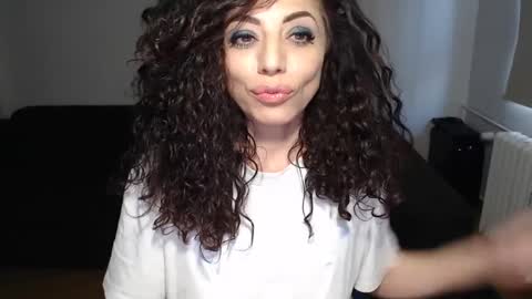 Snapshot of spoiled__doll chatting on 12-14-24, 12:44 Doll online show from 12-14-24, 12:44