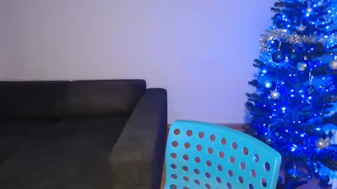 Snapshot of spoiled__doll chatting on 12-21-24, 01:47 Doll online show from 12-21-24, 01:47