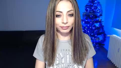Snapshot of spoiled__doll chatting on 12-25-24, 11:11 Doll online show from 12-25-24, 11:11