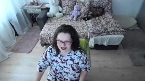 Kim online show from 10-16-25, 07:42