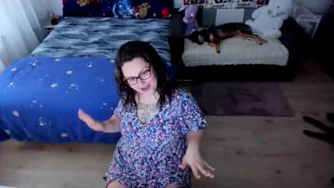 Kim online show from 11-28-25, 10:29