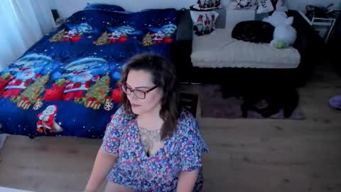 Kim online show from 12-04-25, 02:04