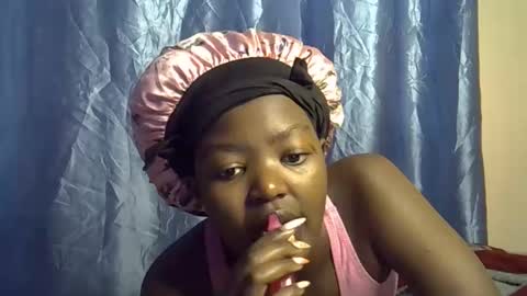 Snapshot of squirt_quueen chatting on 03-06-26, 10:01 squirt_quueen online show from 03-06-26, 10:01