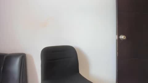 Snapshot of squirttati33 chatting on 09-10-25, 04:51 Tati online show from 09-10-25, 04:51