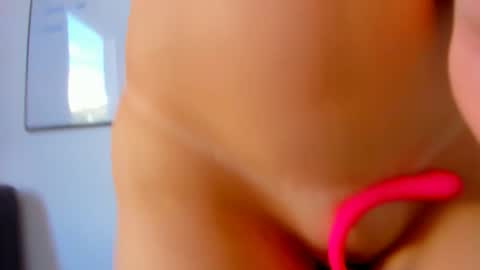 Snapshot of squirttati33 chatting on 01-09-26, 02:53 Tati online show from 01-09-26, 02:53