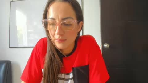 Snapshot of squirttati33 chatting on 02-09-26, 04:11 Tati online show from 02-09-26, 04:11