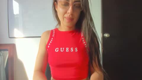 Snapshot of squirttati33 chatting on 02-15-26, 08:49 Tati online show from 02-15-26, 08:49