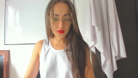 Snapshot of squirttati33 chatting on 02-23-26, 04:48 Tati online show from 02-23-26, 04:48