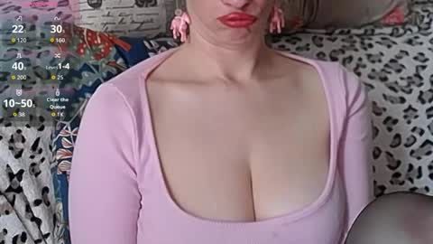 Snapshot of squirtyeleanor chatting on 05-10-26, 10:31 SquirtyEleanor online show from 05-10-26, 10:31