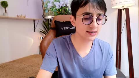 Snapshot of sr_evann chatting on 04-19-26, 04:17 sr_evann online show from 04-19-26, 04:17
