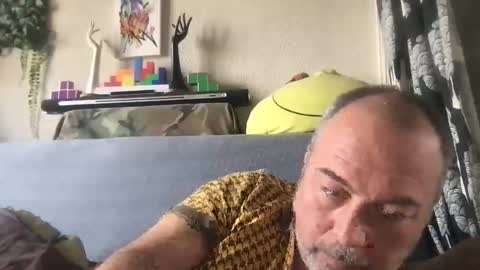 Snapshot of srekos38 chatting on 03-05-26, 09:27 srekos38 online show from 03-05-26, 09:27