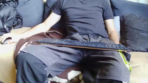 Snapshot of srevinu chatting on 11-17-25, 09:15 Srevinu online show from 11-17-25, 09:15