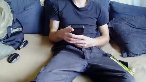 Snapshot of srevinu chatting on 11-25-25, 09:42 Srevinu online show from 11-25-25, 09:42