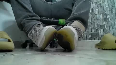 Snapshot of srfindomfeet_ chatting on 01-21-25, 12:25 sr master cum its my old account online show from 01-21-25, 12:25