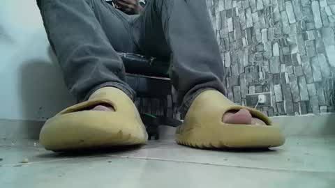 Snapshot of srfindomfeet_ chatting on 01-21-25, 03:26 sr master cum its my old account online show from 01-21-25, 03:26