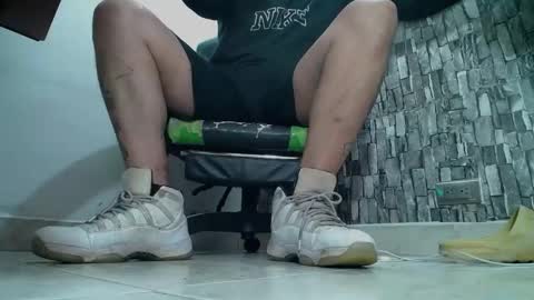 Snapshot of srfindomfeet_ chatting on 01-22-25, 04:55 sr master cum its my old account online show from 01-22-25, 04:55