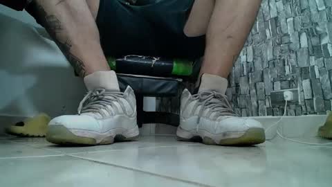 Snapshot of srfindomfeet_ chatting on 01-23-25, 02:12 sr master cum its my old account online show from 01-23-25, 02:12