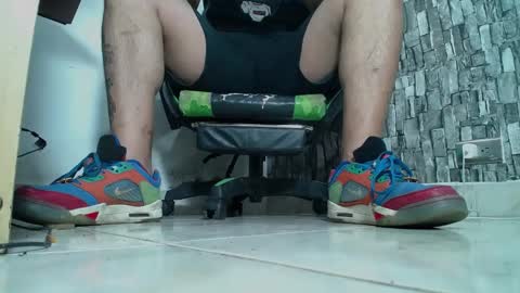 Snapshot of srfindomfeet_ chatting on 02-02-25, 10:39 sr master cum its my old account online show from 02-02-25, 10:39