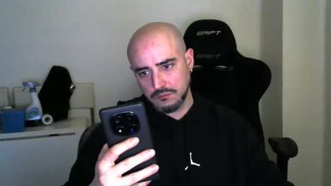 Snapshot of srtramposo chatting on 02-10-26, 05:39 srtramposo online show from 02-10-26, 05:39