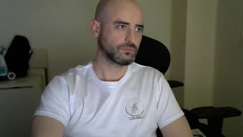 Snapshot of srtramposo chatting on 02-16-26, 06:04 srtramposo online show from 02-16-26, 06:04