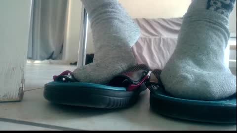 Snapshot of ssenzo chatting on 12-17-24, 08:23 ssenzo online show from 12-17-24, 08:23