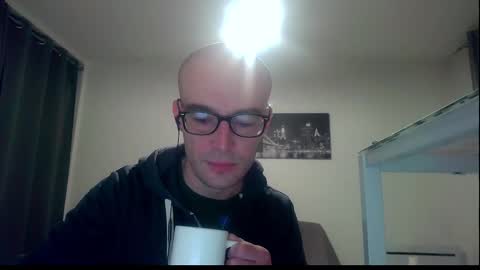 Snapshot of ssenzo chatting on 01-08-25, 07:45 ssenzo online show from 01-08-25, 07:45