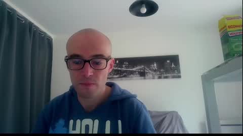 Snapshot of ssenzo chatting on 02-11-25, 11:43 ssenzo online show from 02-11-25, 11:43