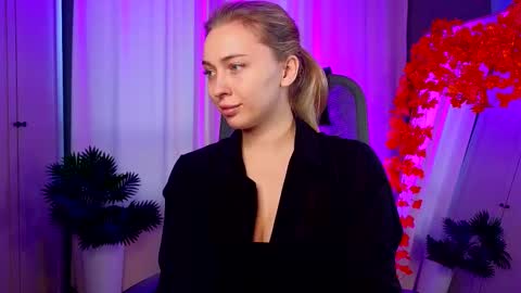 Kate online show from 11-08-25, 01:22