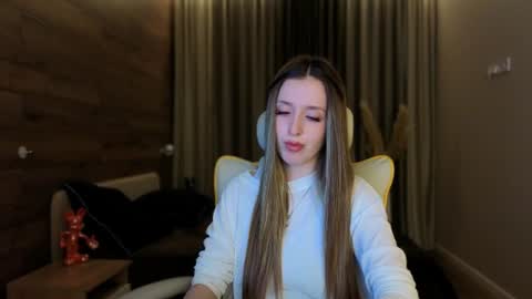 Chloe online show from 07-02-26, 07:31