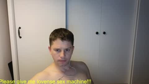 Snapshot of st1vemaster01 chatting on 06-15-26, 01:24 st1vemaster01 online show from 06-15-26, 01:24
