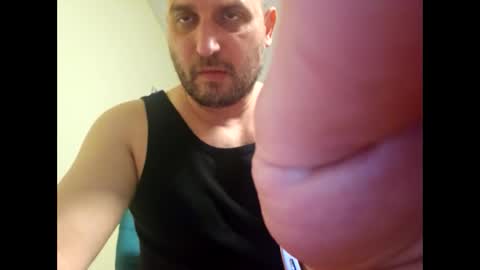 Snapshot of sta13 chatting on 12-21-25, 06:15 sta13 online show from 12-21-25, 06:15