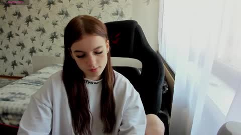 Snapshot of stacey_brown chatting on 12-27-24, 02:47 Stacey GMT5 Mo Tu We Th Fr Sa 3am -10am online show from 12-27-24, 02:47