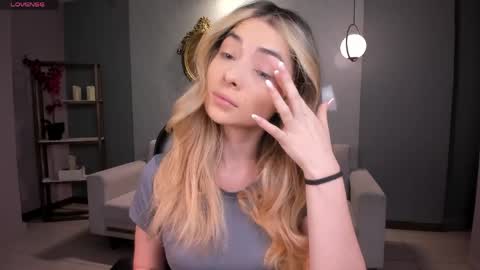 Stacy Woods online show from 06-09-26, 11:33